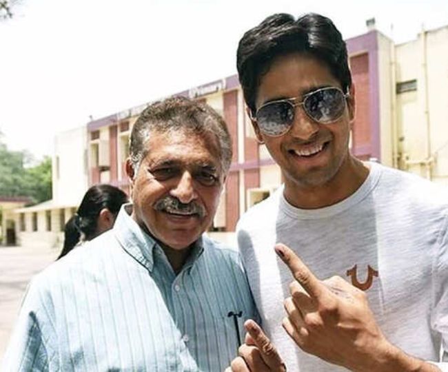 Sidharth Malhotra Father Death: सिद्धार्थ मल्होत्रा के पिता का हुआ निधन, अंतिम संस्कार के लिए दिल्ली पहुंचे एक्टर?