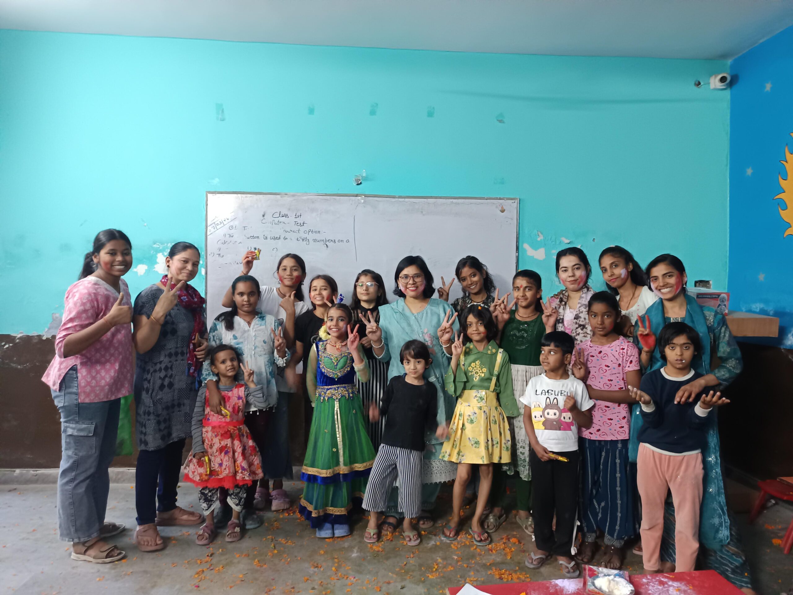 राष्ट्रीय सेविका समिति, उमा शाखा ने महिला दिवस और होली मिलन समारोह का भव्य आयोजन किया