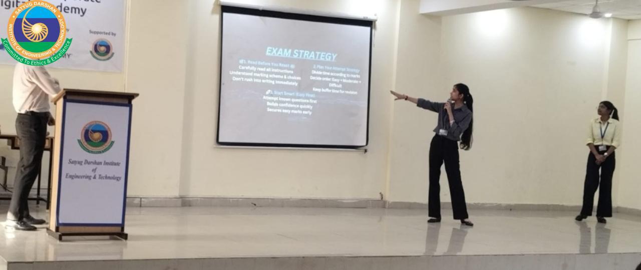 “Learning from the Best” – यूनिवर्सिटी रैंक होल्डर्स के साथ प्रेरणादायक इंटरएक्टिव सेशन का आयोजन