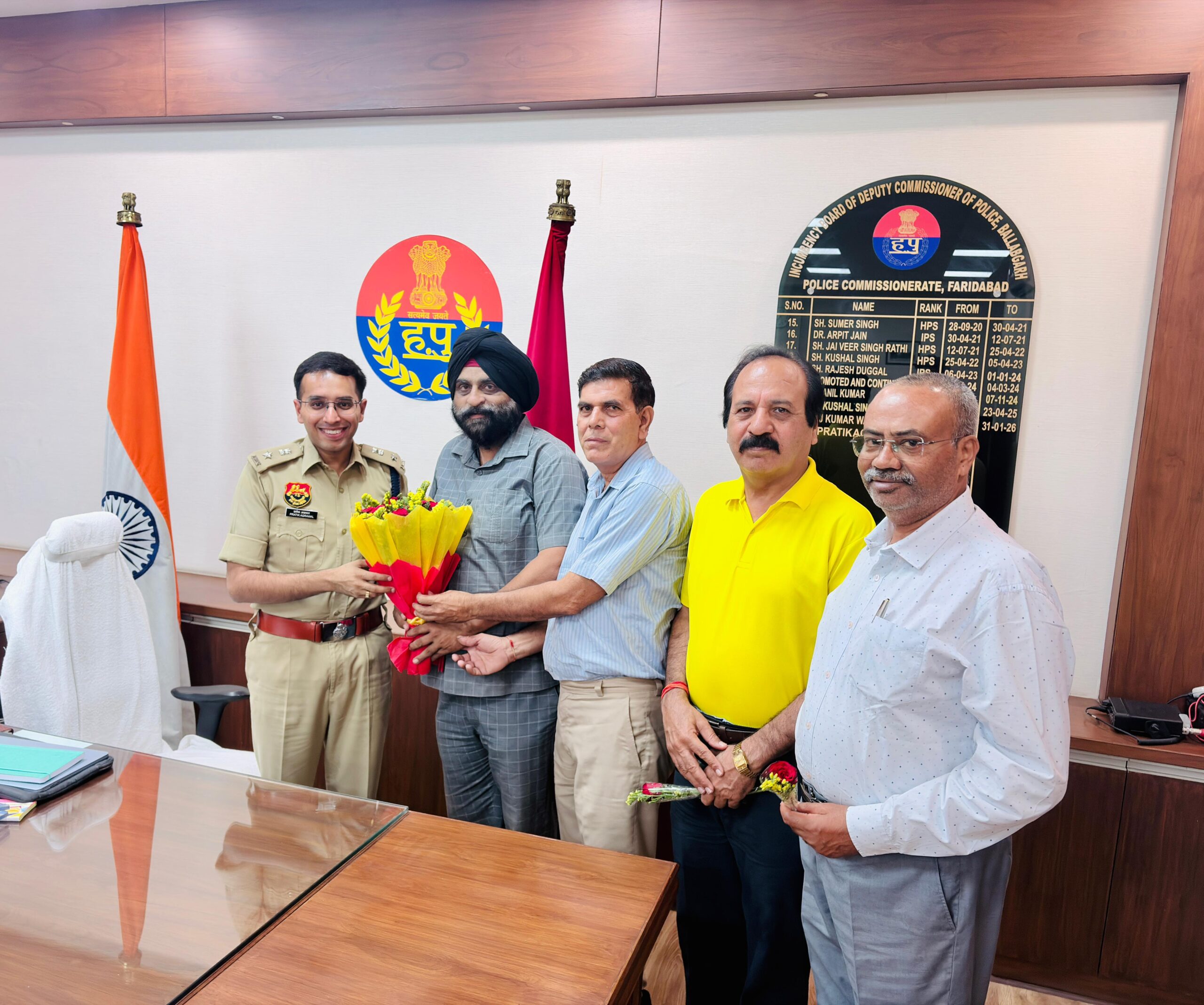 बल्लबगढ़ डीसीपी प्रतीक अग्रवाल आईपीएस बल्लभगढ़ का स्टेट रोड सेफ्टी काउंसिल एवं रोड सेफ्टी ओमनी फाउंडेशन फाउंडेशन ट्रस्ट टीम ने किया स्वागत