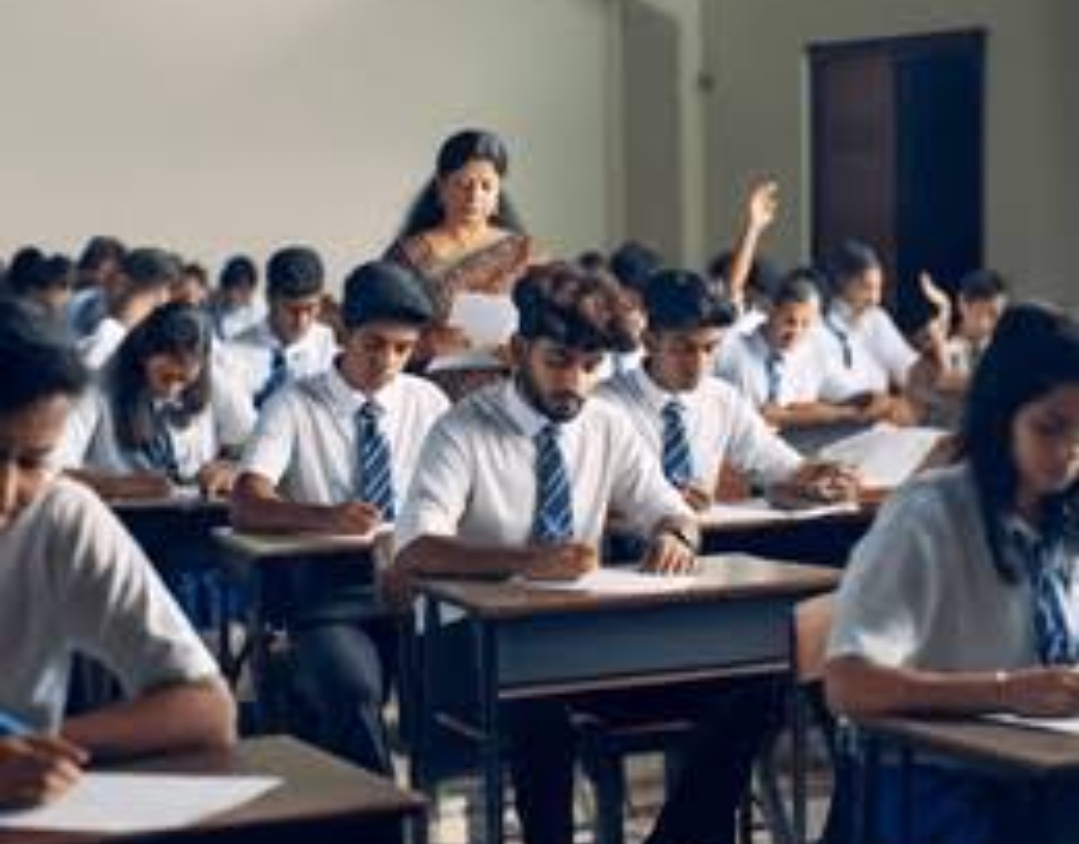 उत्तर प्रदेश जिला आज़मगढ़ टॉप-10 सूची में अन्य छात्रों ने भी 90% से अधिक अंक लाकर जिले का नाम रोशन किया