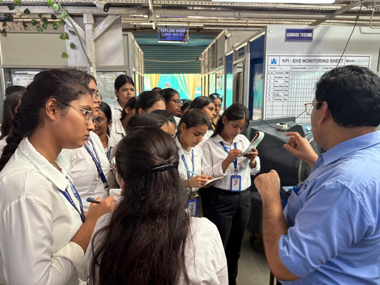 आजमगढ़ की ओर से सऊदी अरब में विभिन्न तकनीकी पदों पर भर्ती के लिए आवेदन आमंत्रित किए गए