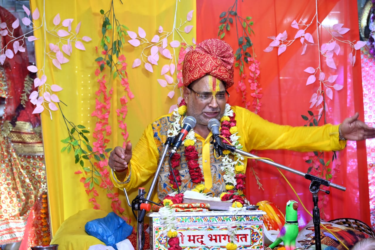 बल्लभगढ़ के सनातन हनुमान मंदिर में भागवत सप्ताह यज्ञ का आयोजन, गोवर्धन लीला के माध्यम से दिया प्रकृति संरक्षण का संदेश