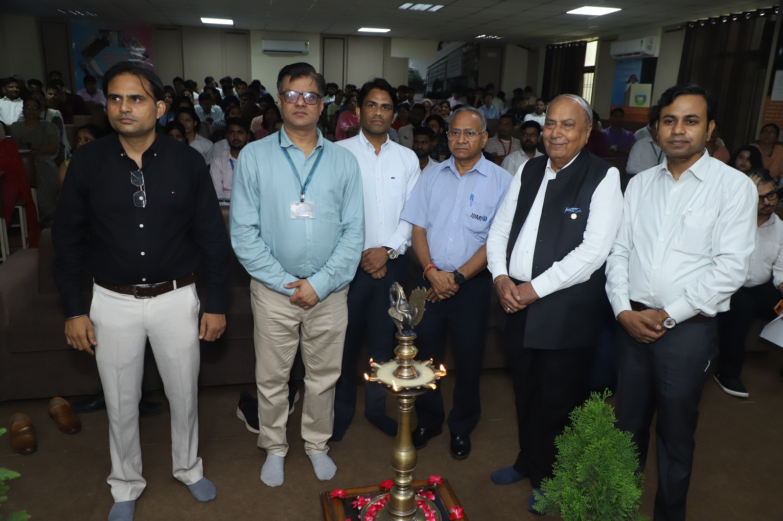 एसडीआईईटी में मेगा जॉब फेयर-2026 का सफल आयोजन, 500 से अधिक युवाओं ने लिया भाग